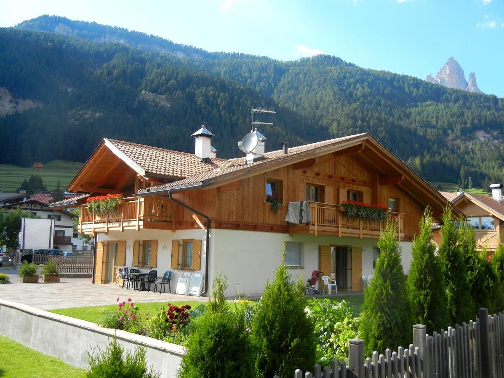 Anna Apartment Pozza di Fassa Exterior foto